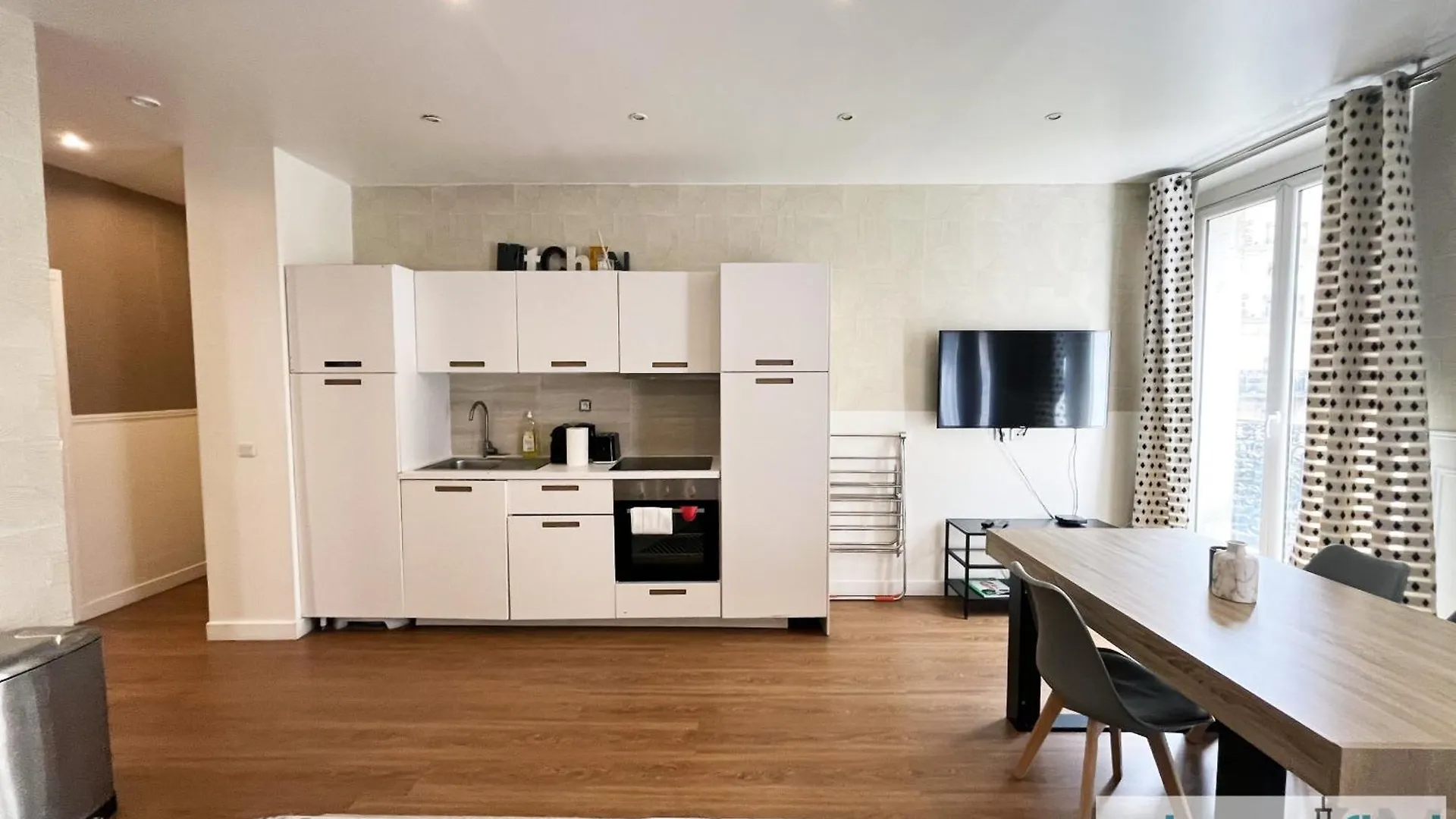 23 - Charming Parisian Flat In Paris Apartment